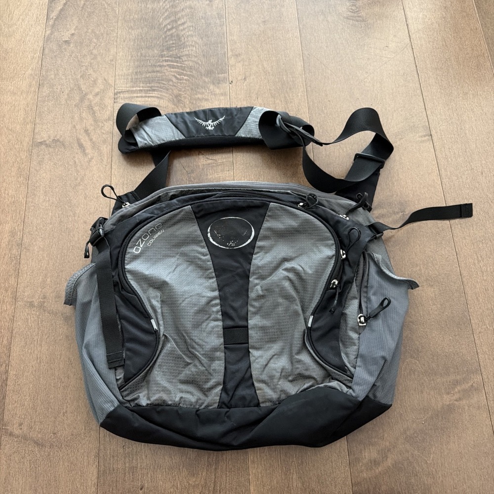 Osprey Ozone Courier Black Messenger Computer Bag 20L 15" Laptop Shoulder Bag
